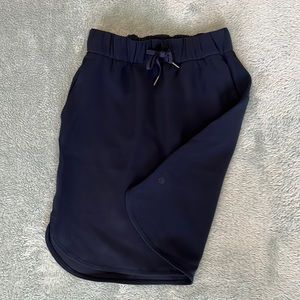 Lululemon on the fly skirt. Navy blue size 4. New condition